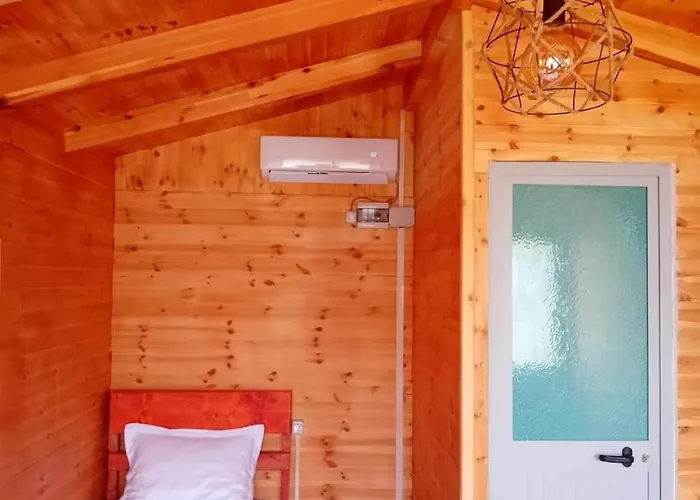 Wooden Karme Casa de Férias Koman